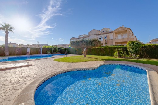 Sale - Chalet - Torrevieja - Playa de los locos