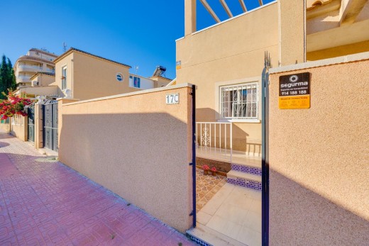 Sale - Chalet - Torrevieja - Playa de los locos