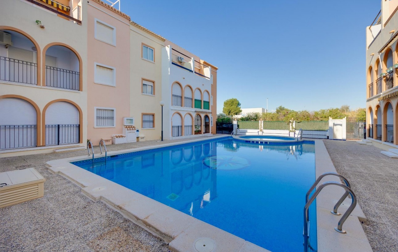 Sale - Bungalow - Torrevieja - La veleta