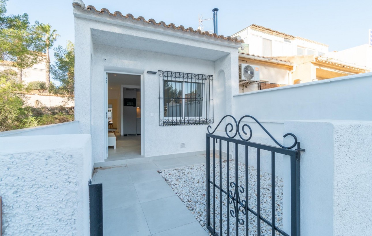 Resale - Bungalow - Orihuela Costa - Las Filipinas