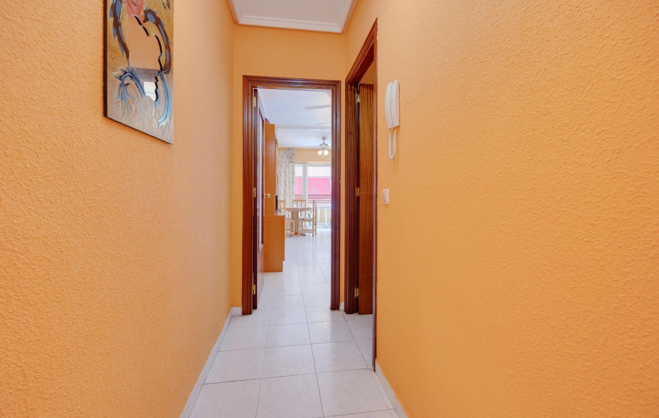 Resale - Wohnung - Torrevieja - Playa de los locos