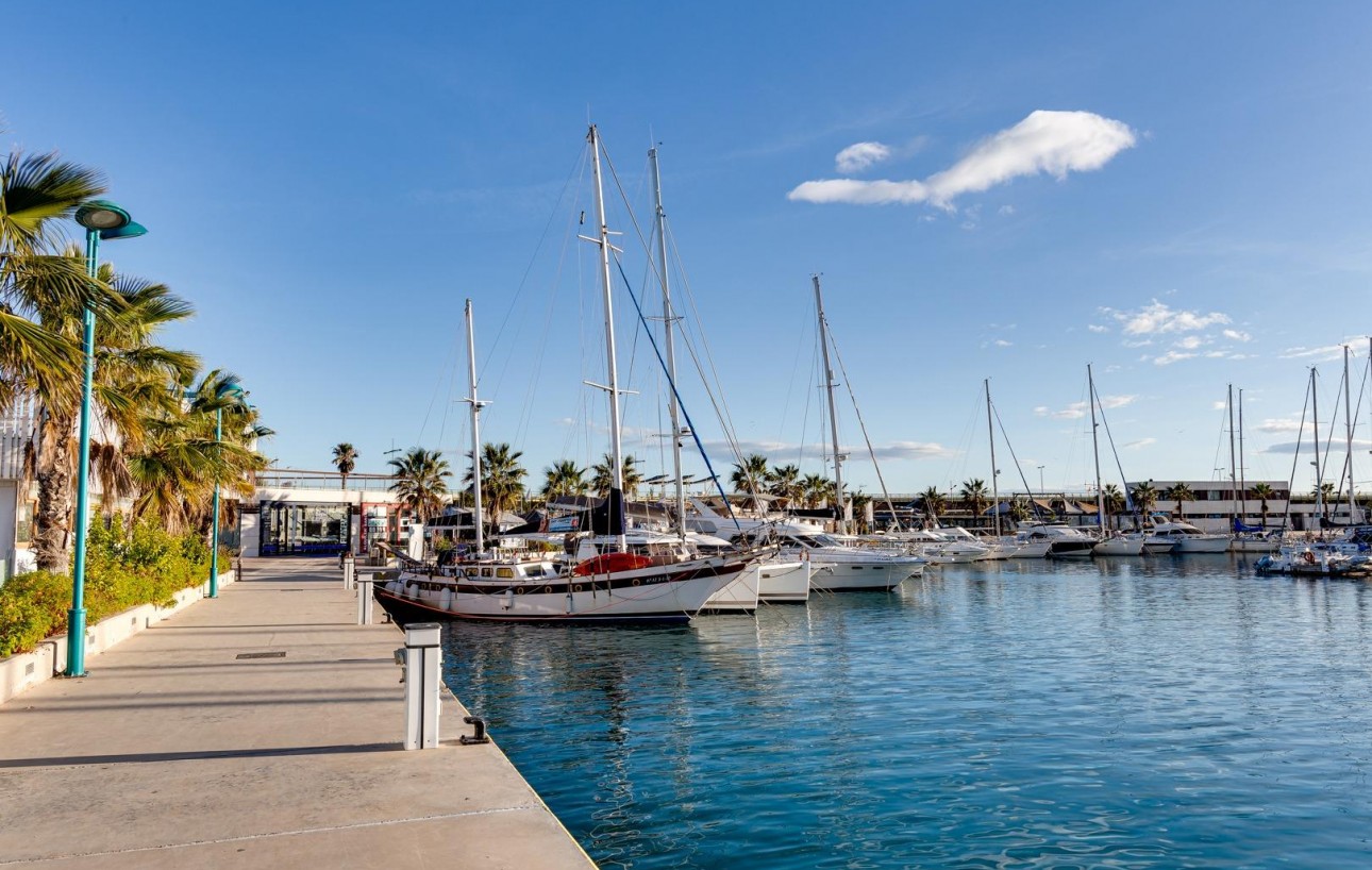 Sale - Apartment - Torrevieja - Centro