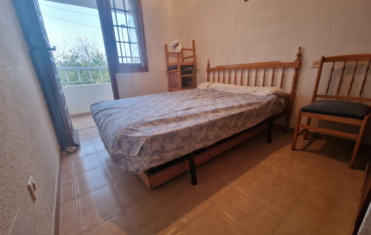 Sale - Bungalow Planta Alta - Torrevieja - Playa de los Naufragos