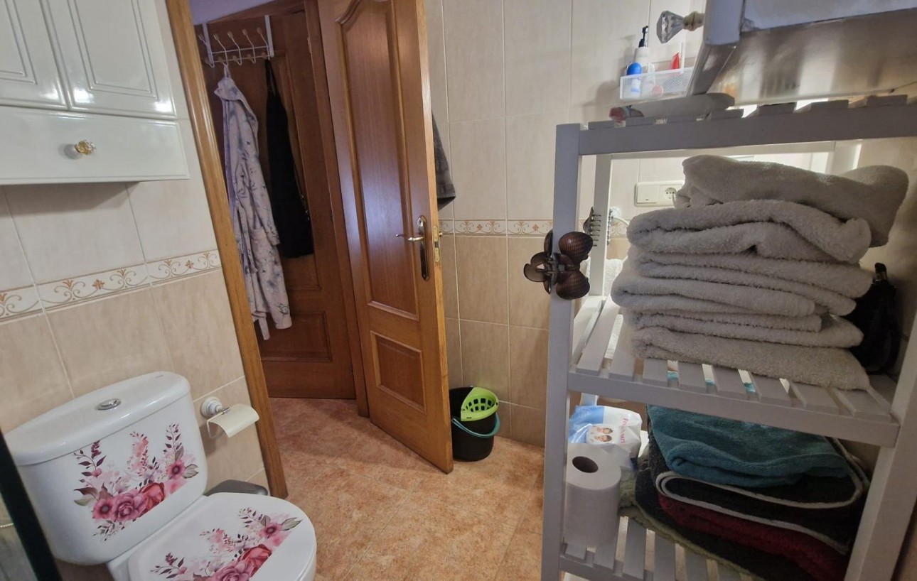 Sale - Apartment - Torrevieja - Centro