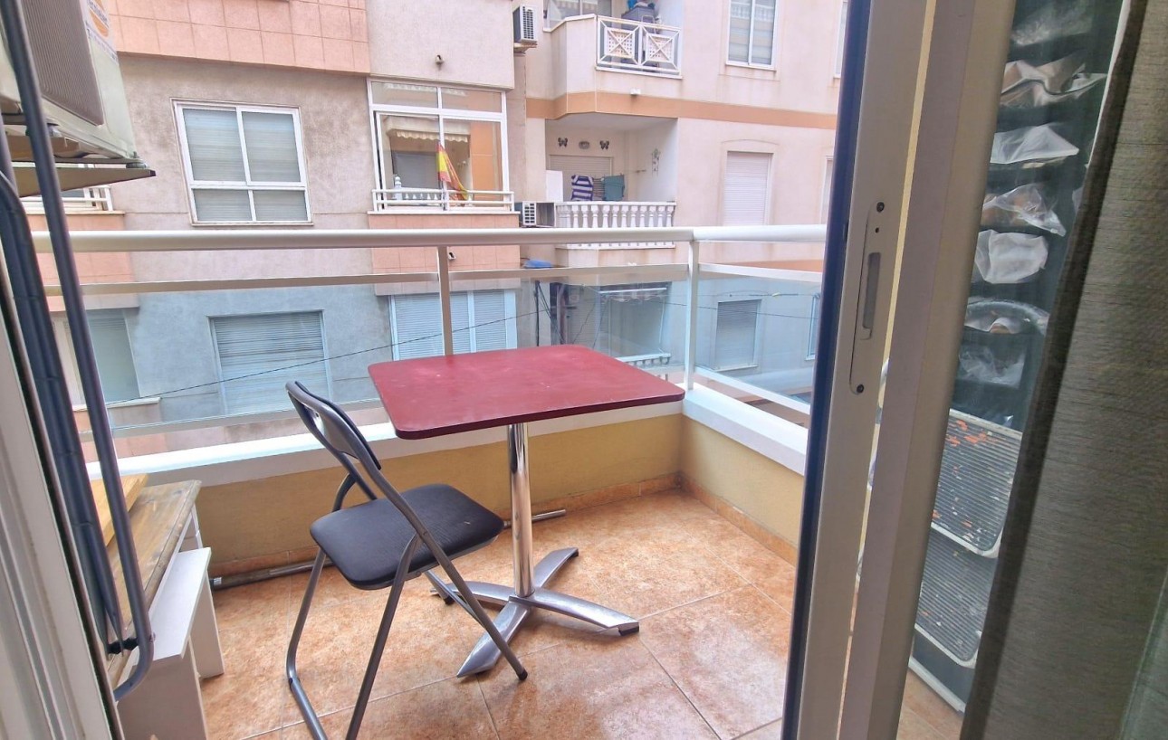 Sale - Apartment - Torrevieja - Centro