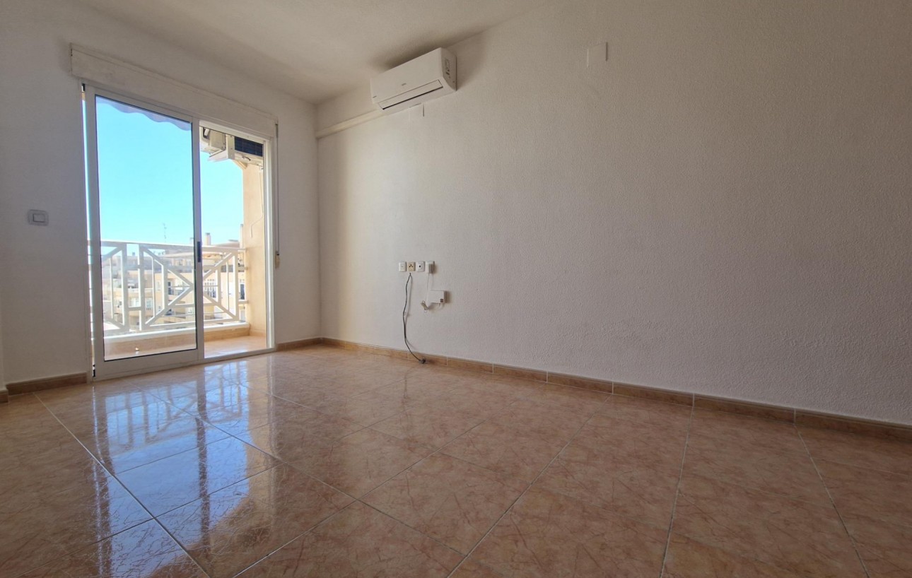 Sale - Apartment - Torrevieja - Centro