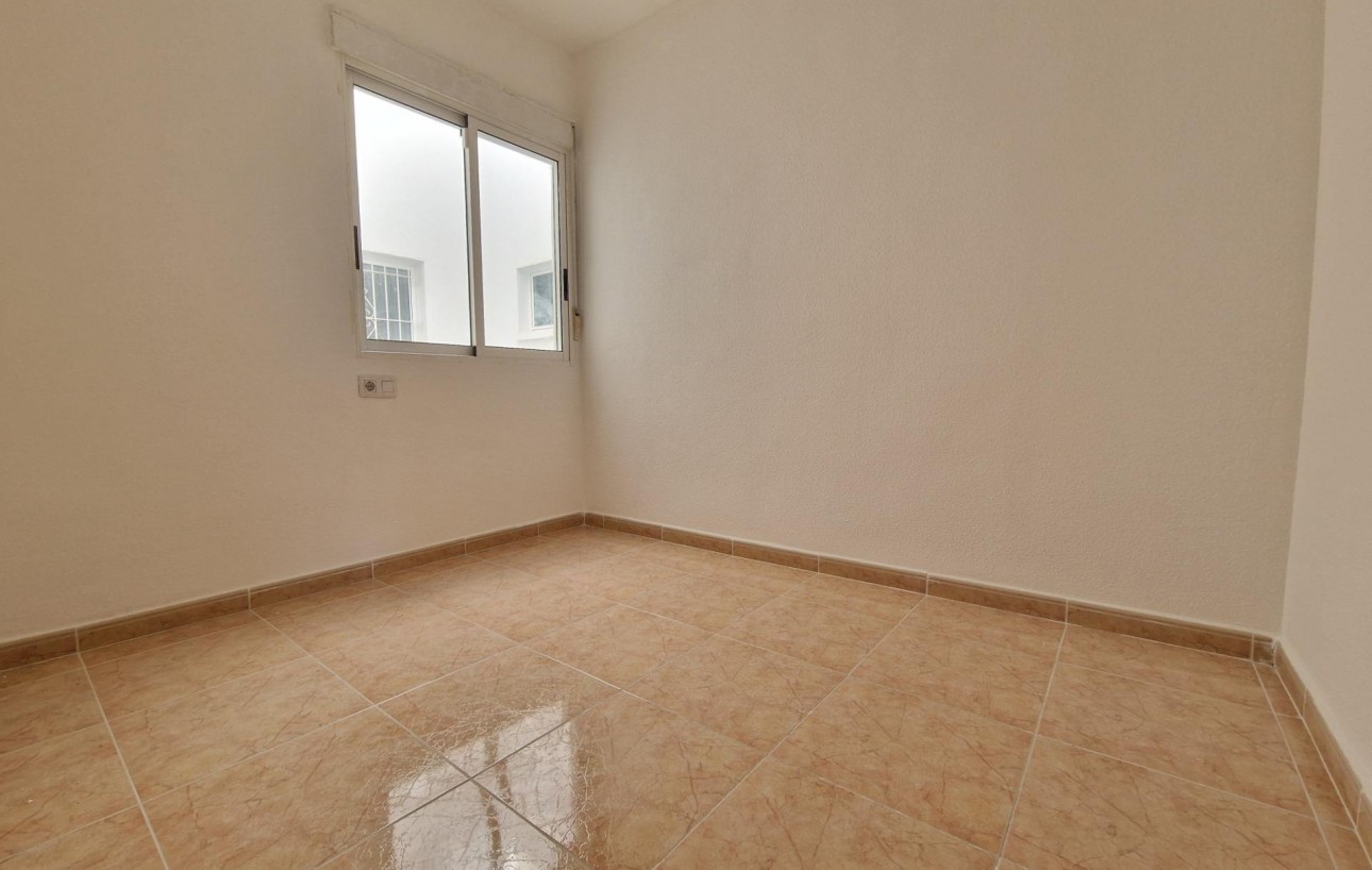 Sale - Apartment - Torrevieja - Centro