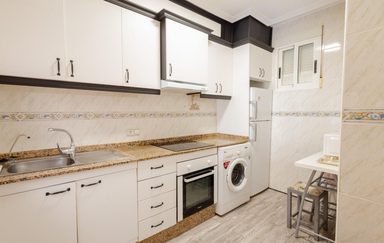 Sale - Apartment - Torrevieja - Centro