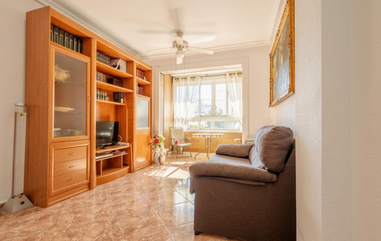 Sale - Apartment - Torrevieja - Centro