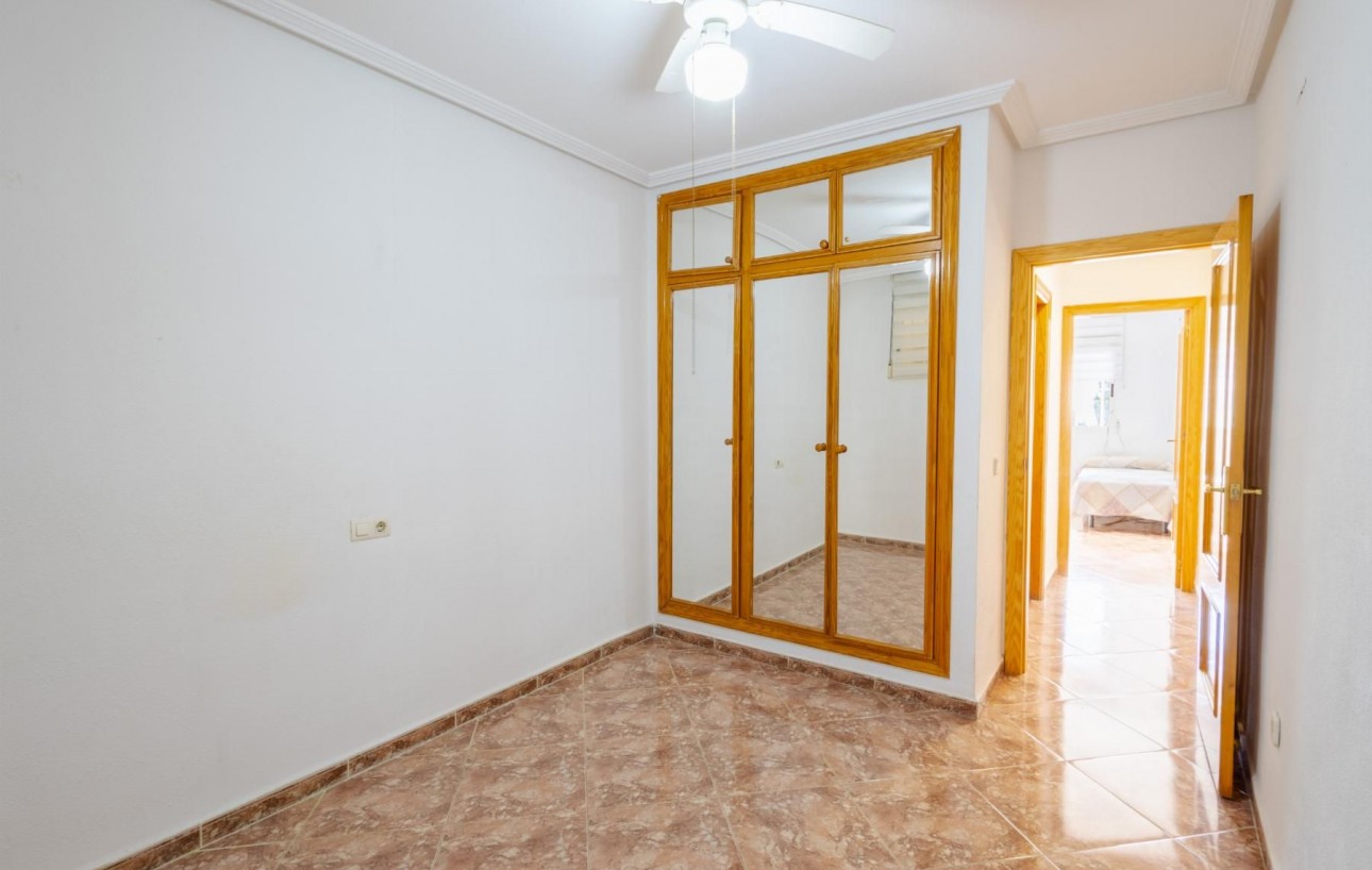 Sale - Apartment - Torrevieja - Centro