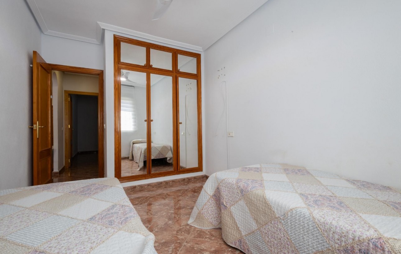 Sale - Apartment - Torrevieja - Centro