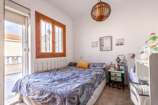 Sale - Bungalow Planta Alta - Torrevieja - Playa de los Naufragos