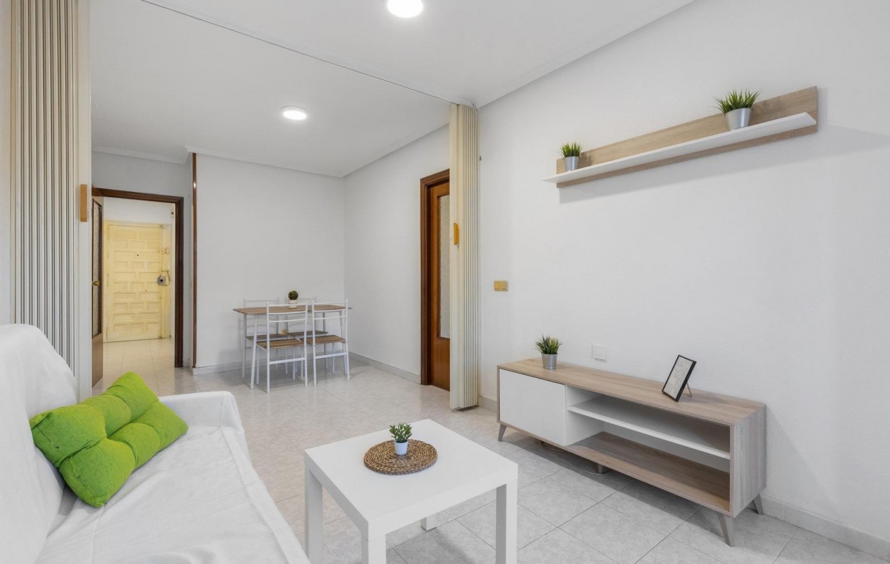 Sale - Apartment - Torrevieja - Centro