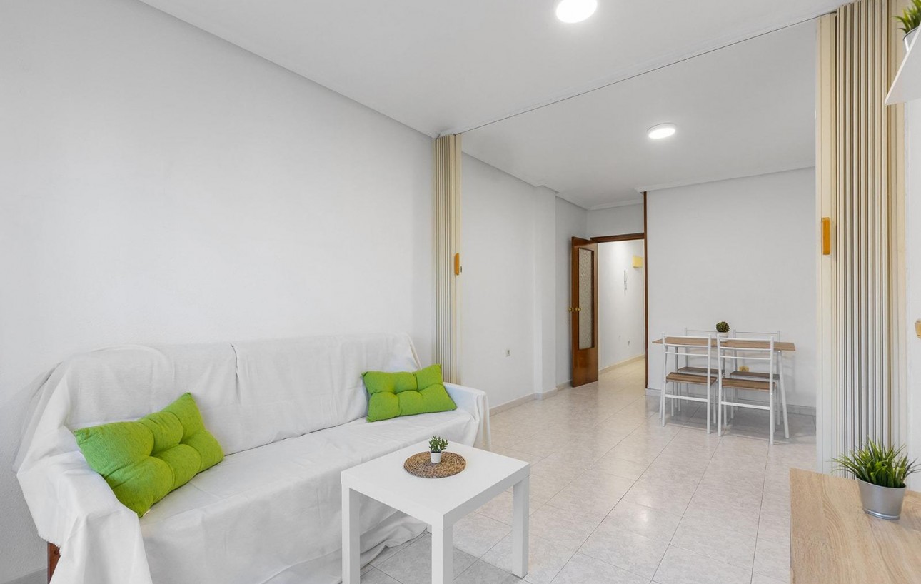 Sale - Apartment - Torrevieja - Centro