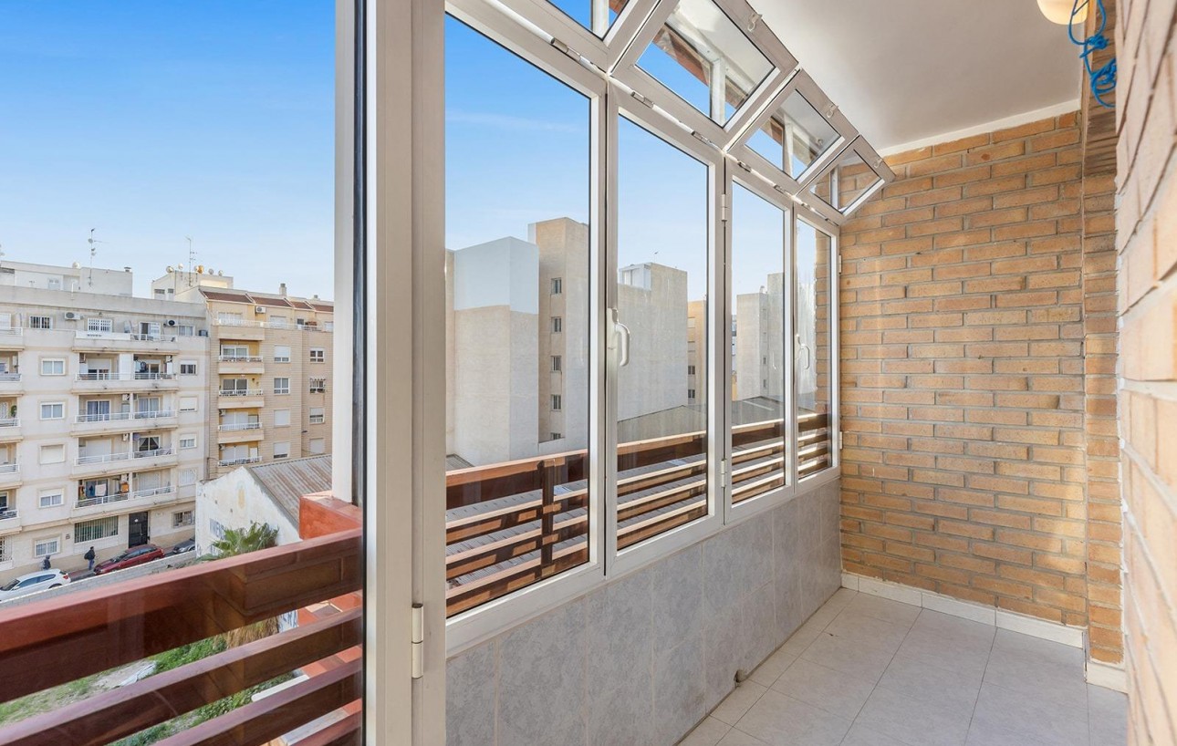 Sale - Apartment - Torrevieja - Centro