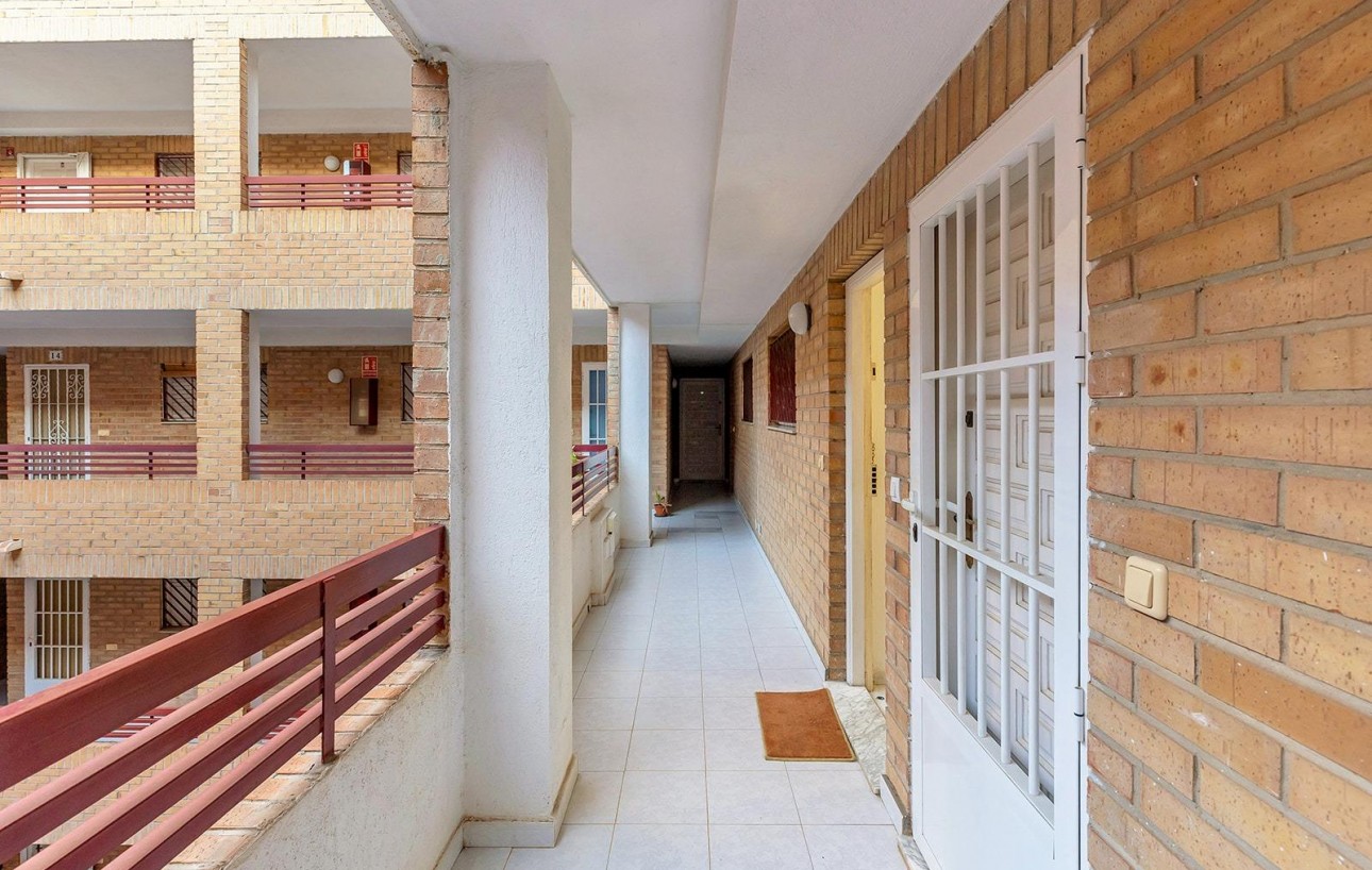 Sale - Apartment - Torrevieja - Centro