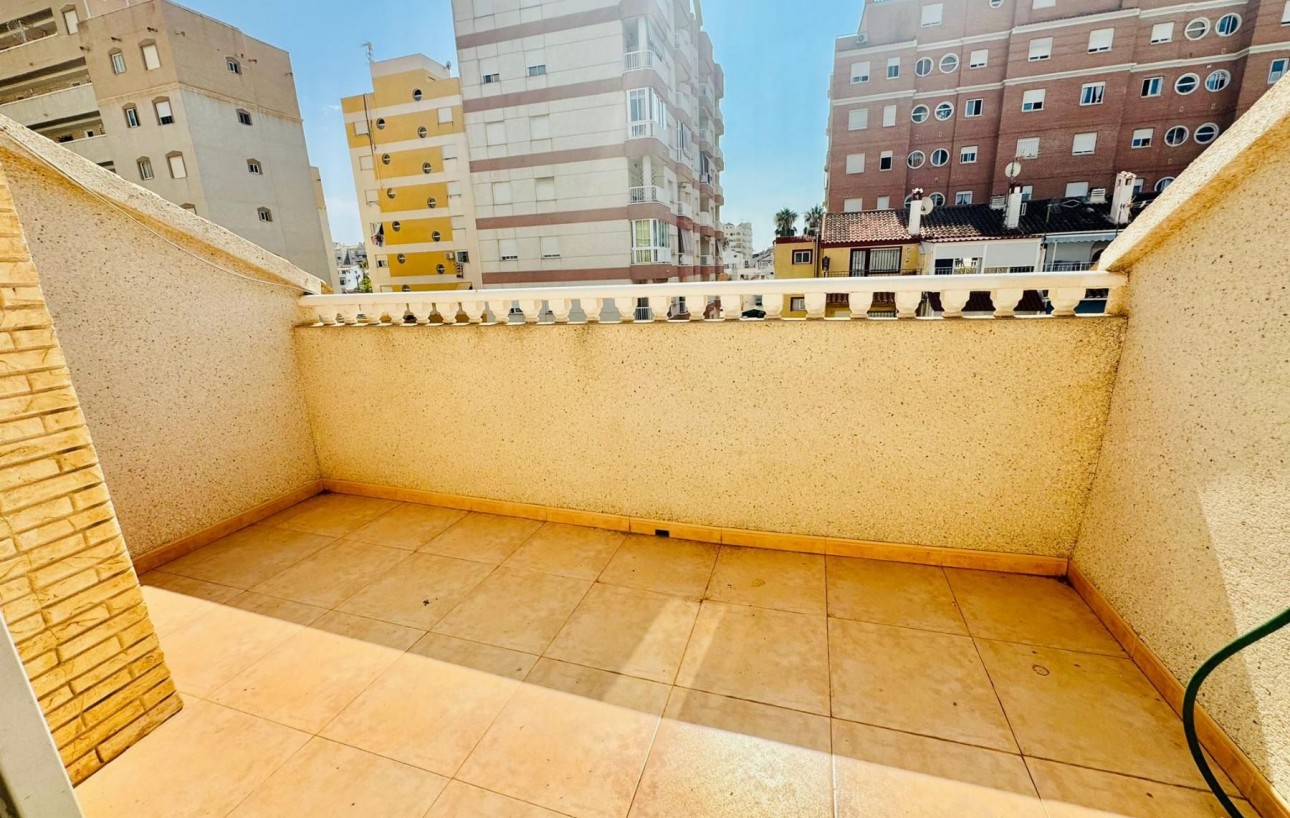 Sale - Bungalow - Torrevieja - Calas blanca