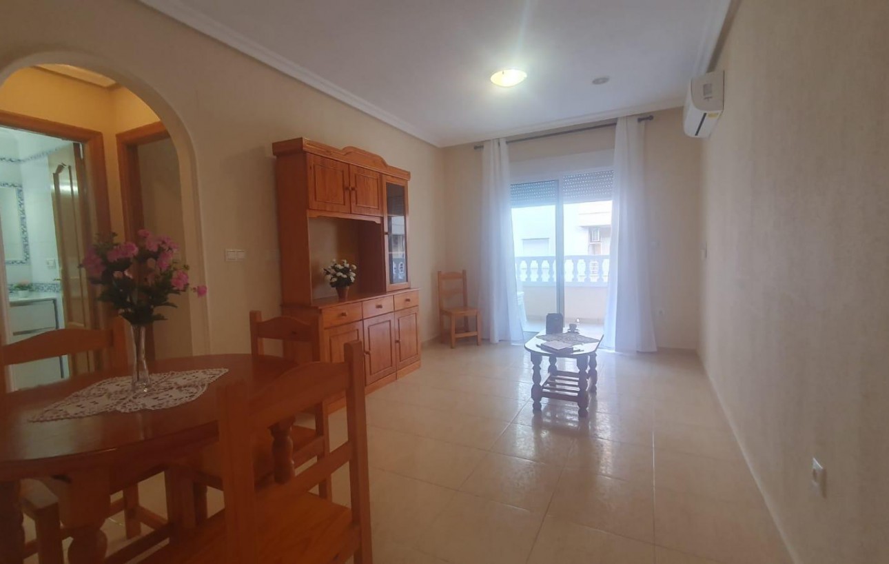 Sale - Apartment - Torrevieja - Centro