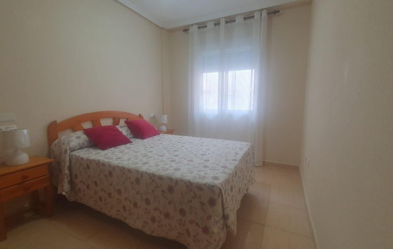 Sale - Apartment - Torrevieja - Centro