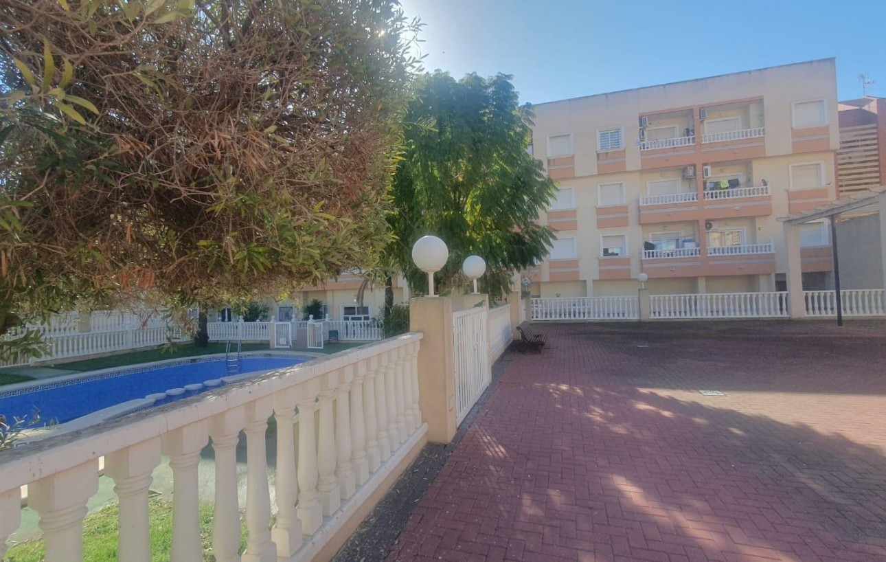 Sale - Apartment - Torrevieja - Centro