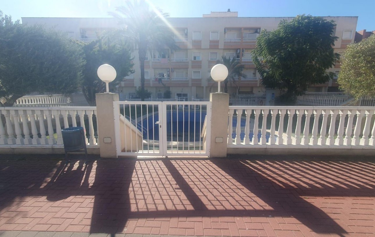 Sale - Apartment - Torrevieja - Centro