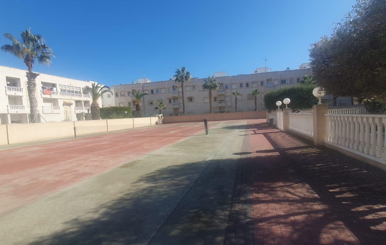 Sale - Apartment - Torrevieja - Centro