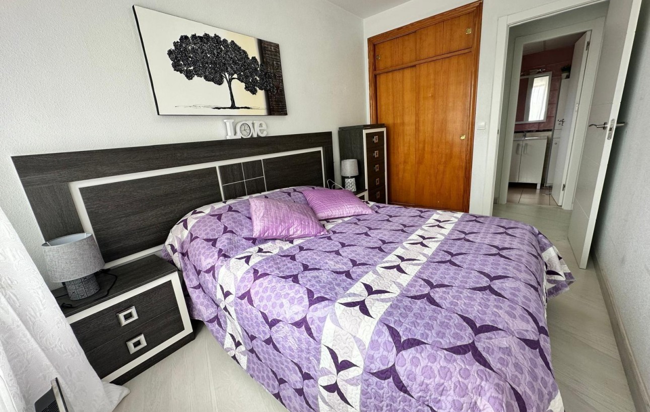 Sale - Apartment - Torrevieja - Centro