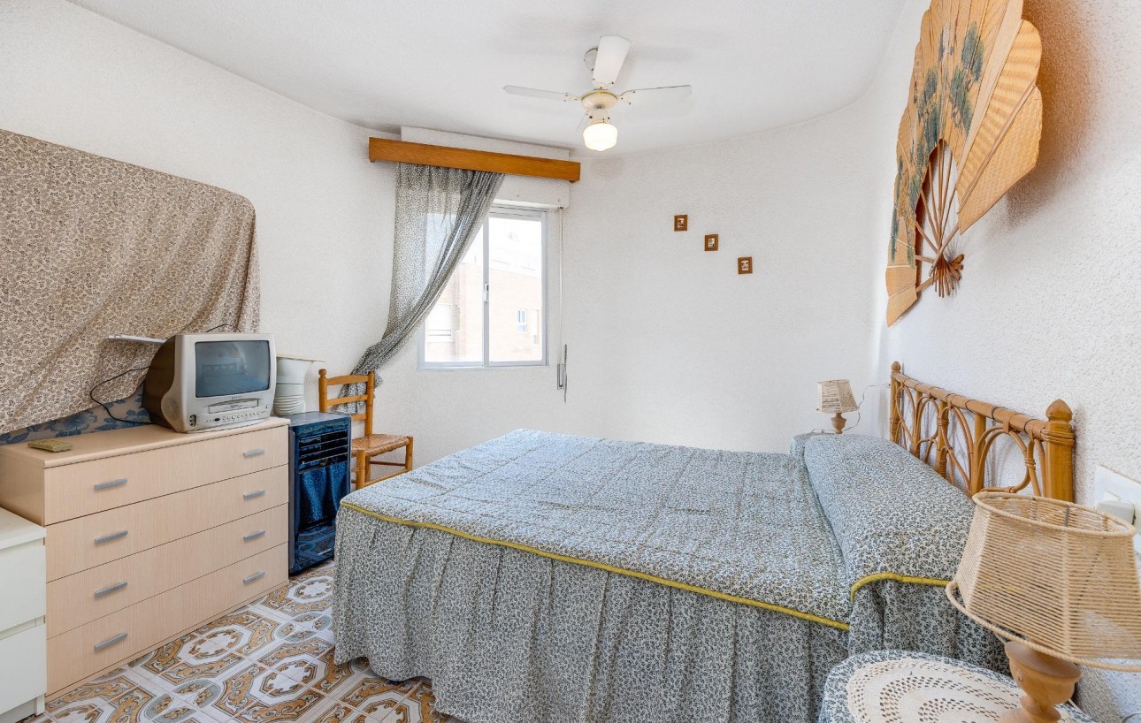Resale - Lägenhet - Torrevieja - Playa del cura
