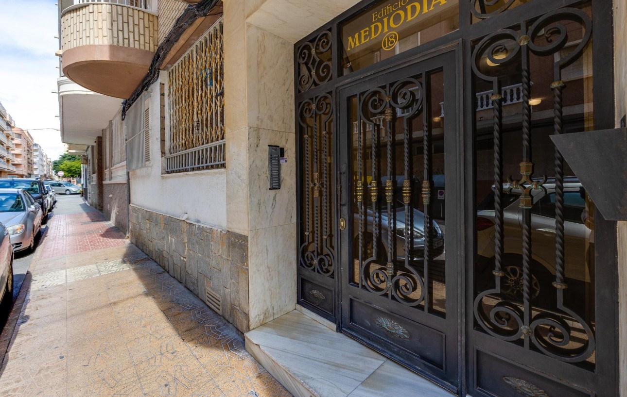 Resale - Lägenhet - Torrevieja - Playa del cura