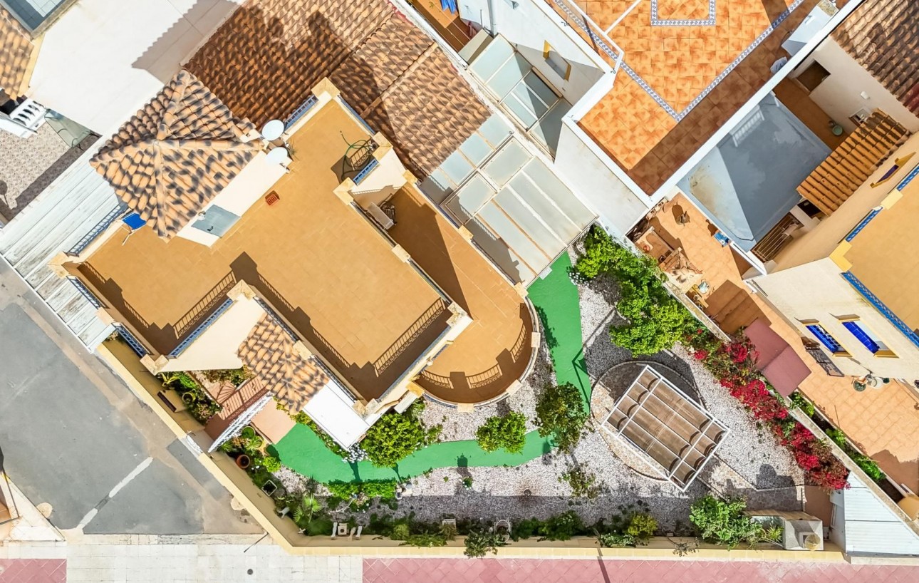 Resale - Chalet - Orihuela Costa - Los Almendros-La Florida