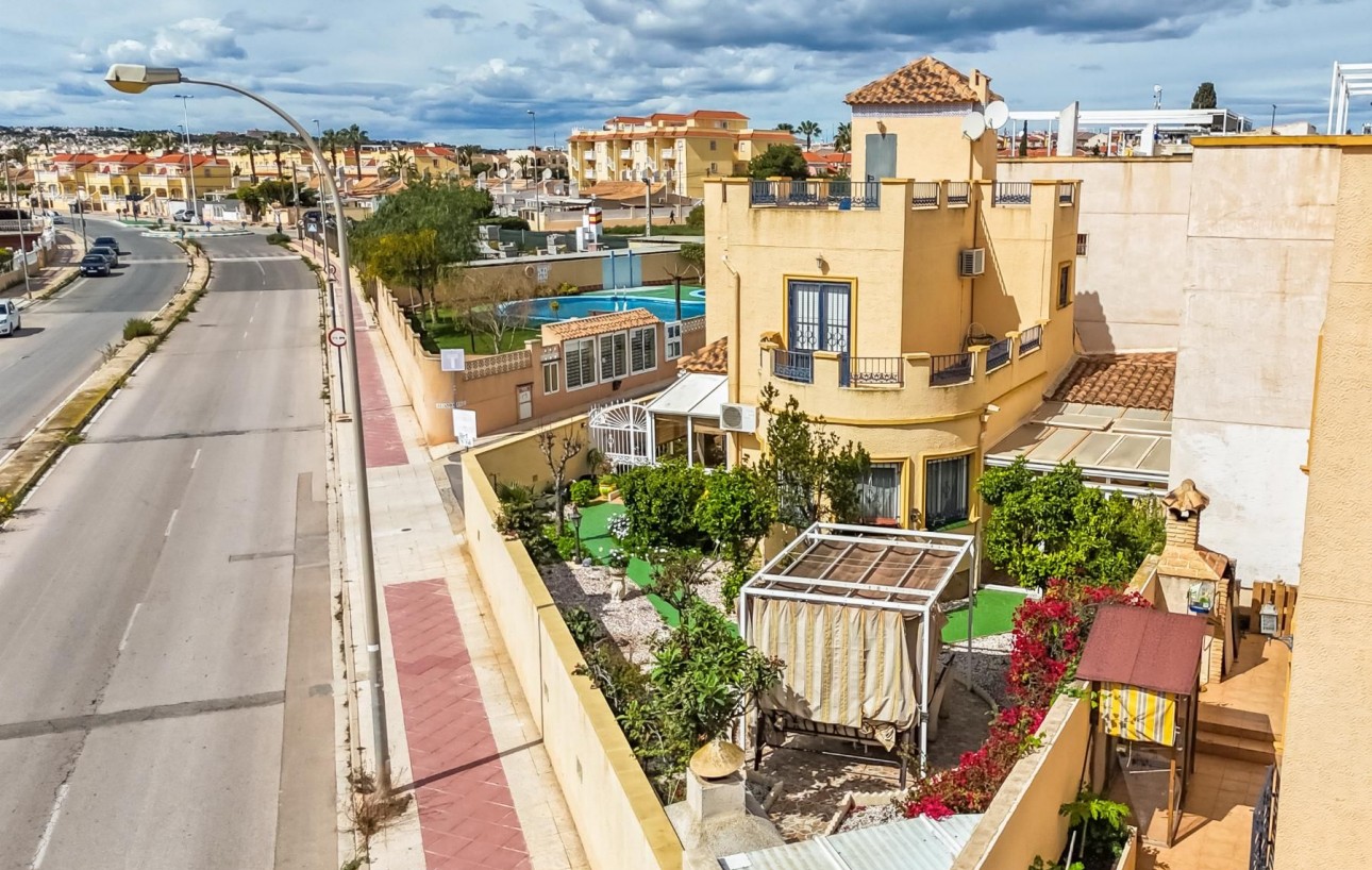Resale - Chalet - Orihuela Costa - Los Almendros-La Florida