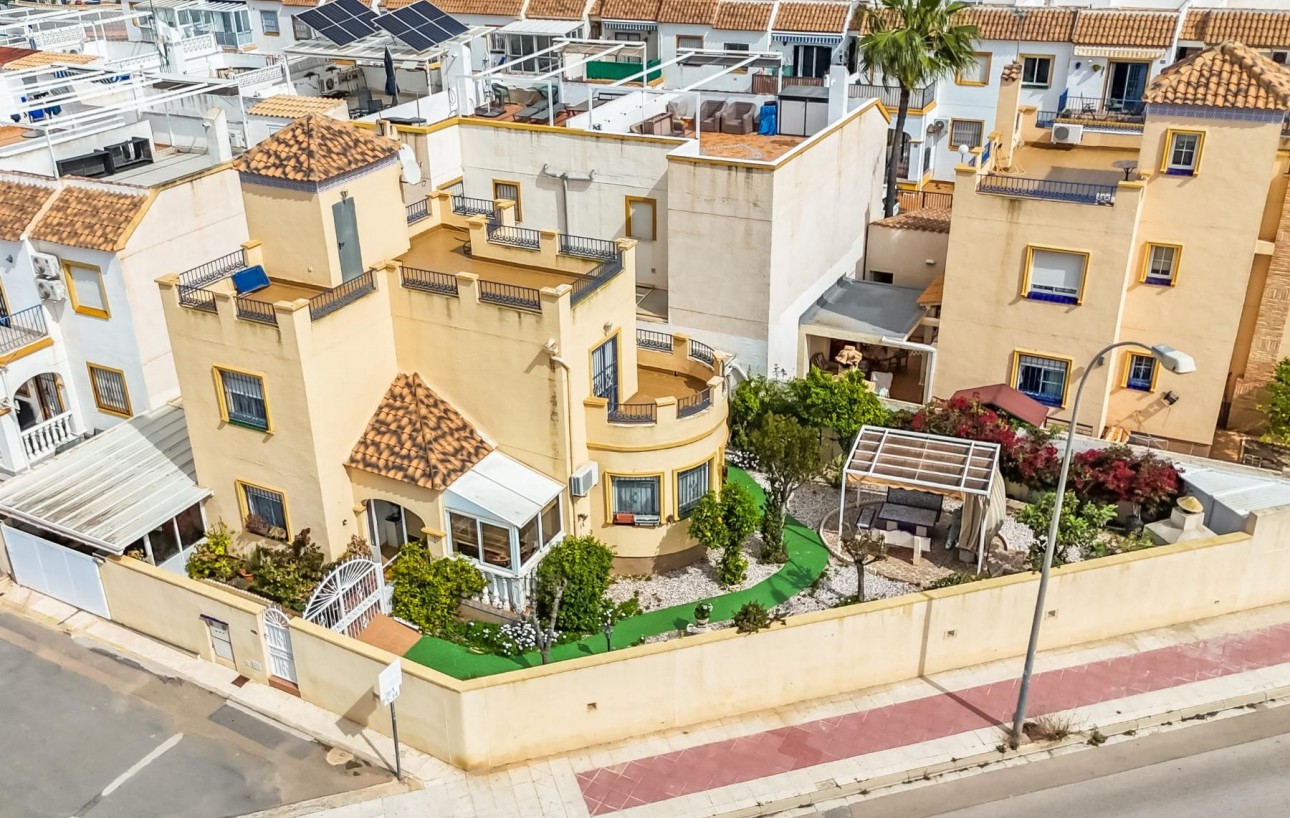 Resale - Chalet - Orihuela Costa - Los Almendros-La Florida