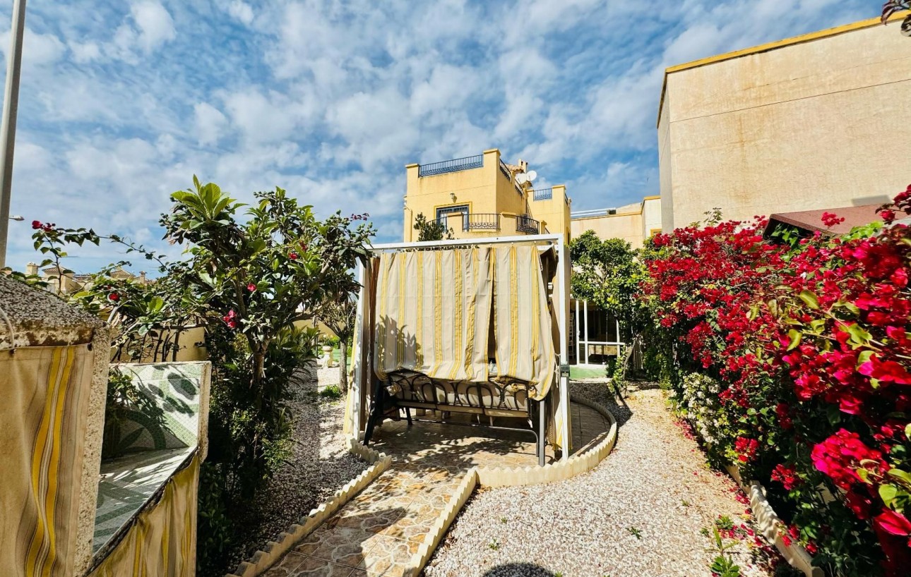 Resale - Chalet - Orihuela Costa - Los Almendros-La Florida