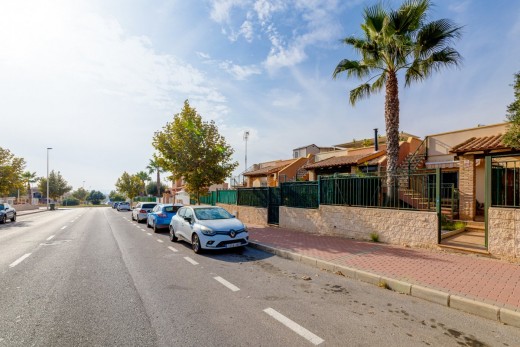 Sale - Chalet - Torrevieja - Aguas nuevas 1