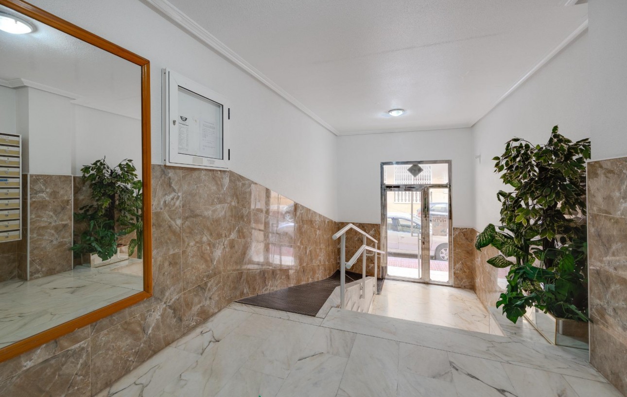 Resale - Wohnung - Torrevieja - Playa de los locos