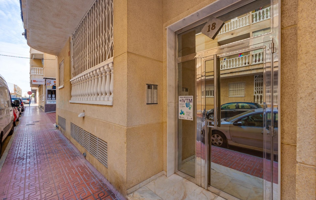 Resale - Wohnung - Torrevieja - Playa de los locos
