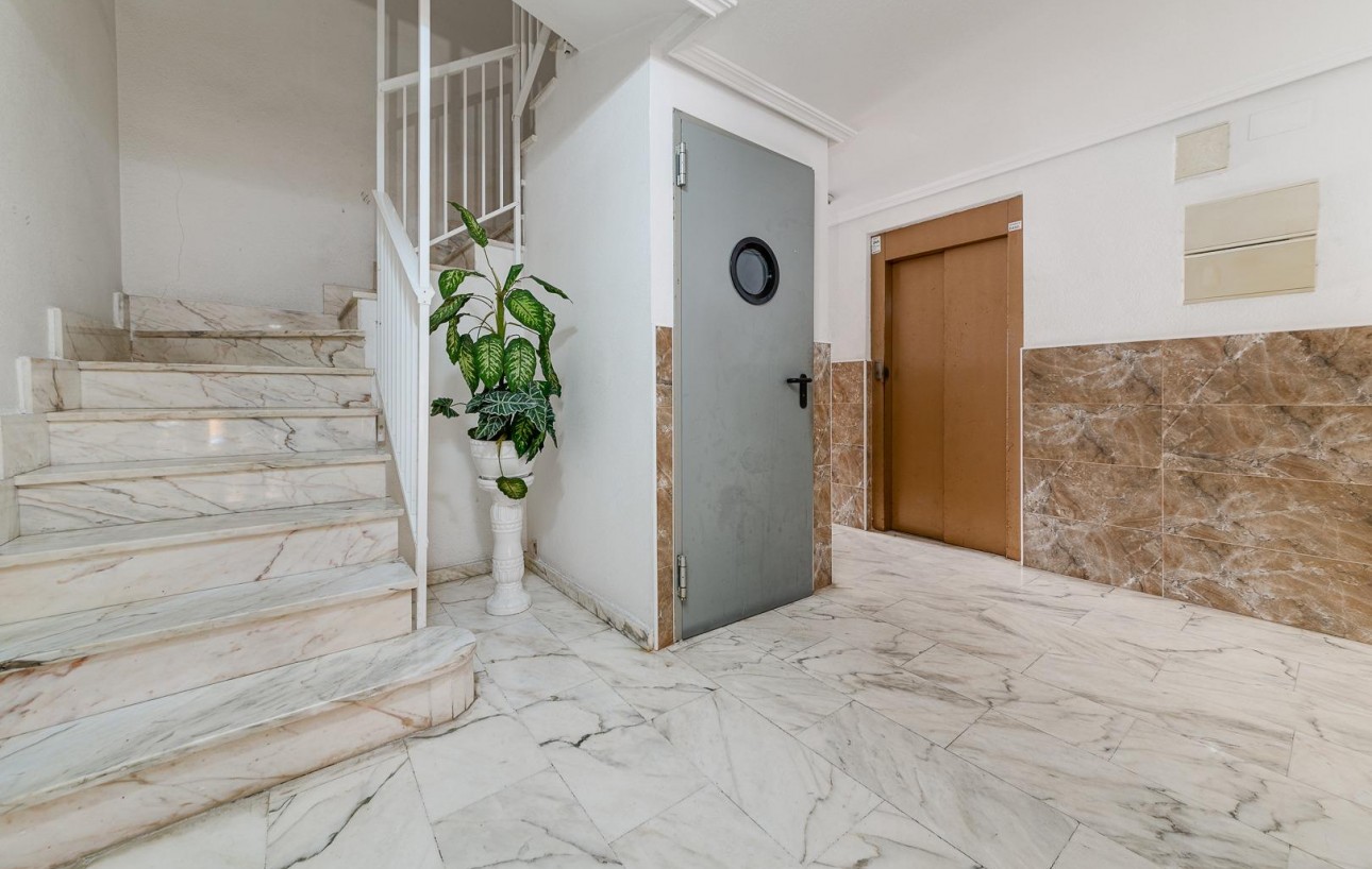 Resale - Wohnung - Torrevieja - Playa de los locos