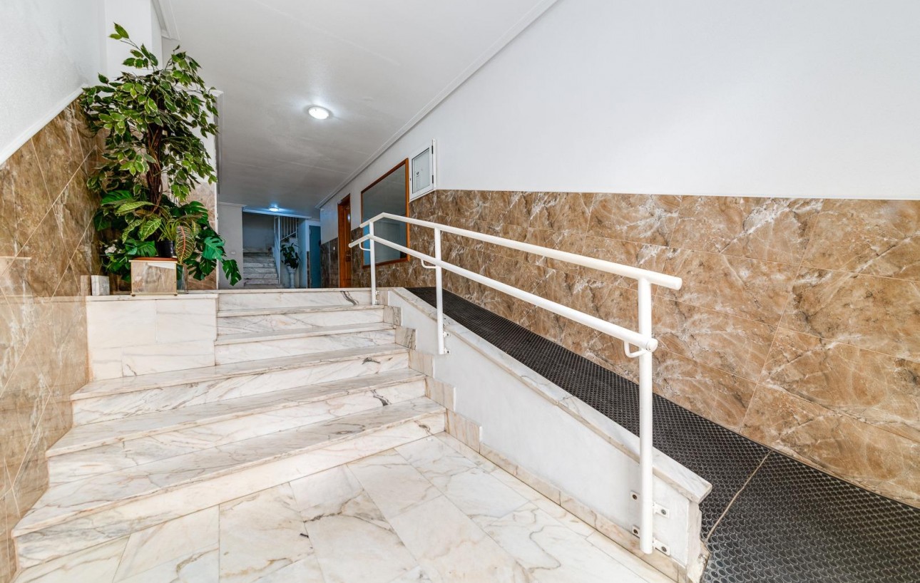 Resale - Wohnung - Torrevieja - Playa de los locos