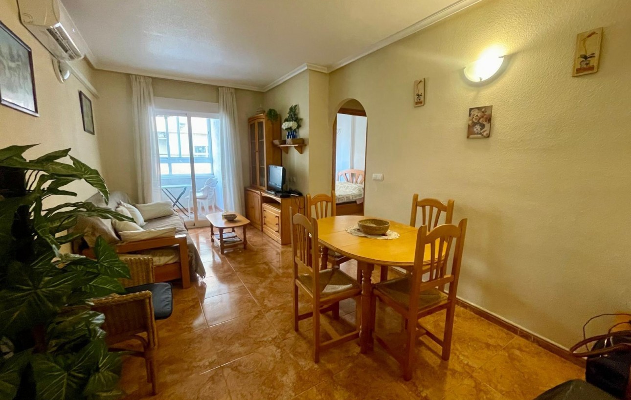 Sale - Apartment - Torrevieja - Centro