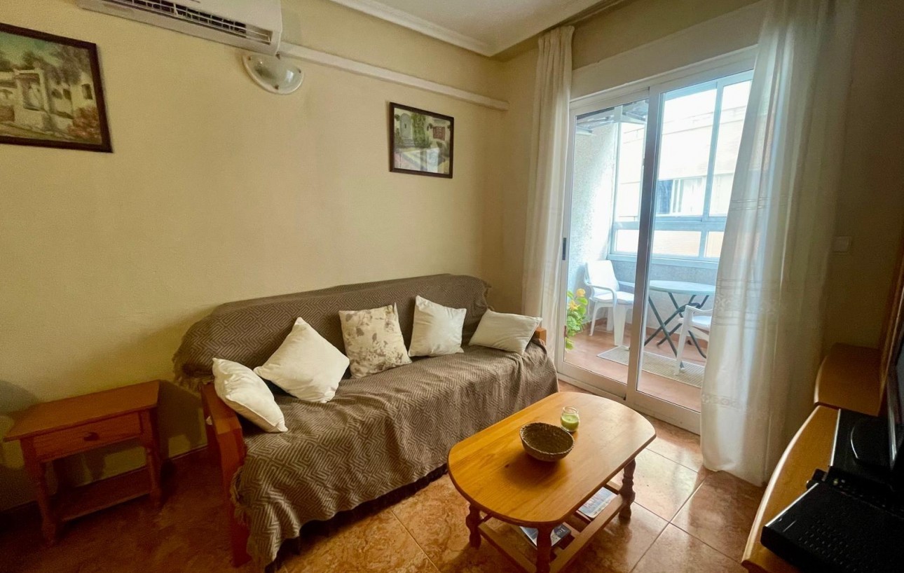 Sale - Apartment - Torrevieja - Centro