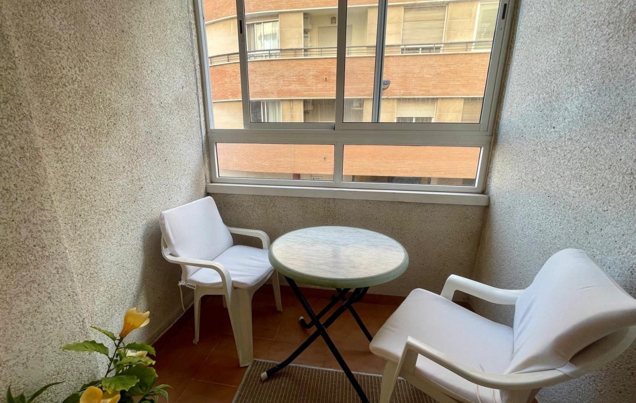 Sale - Apartment - Torrevieja - Centro