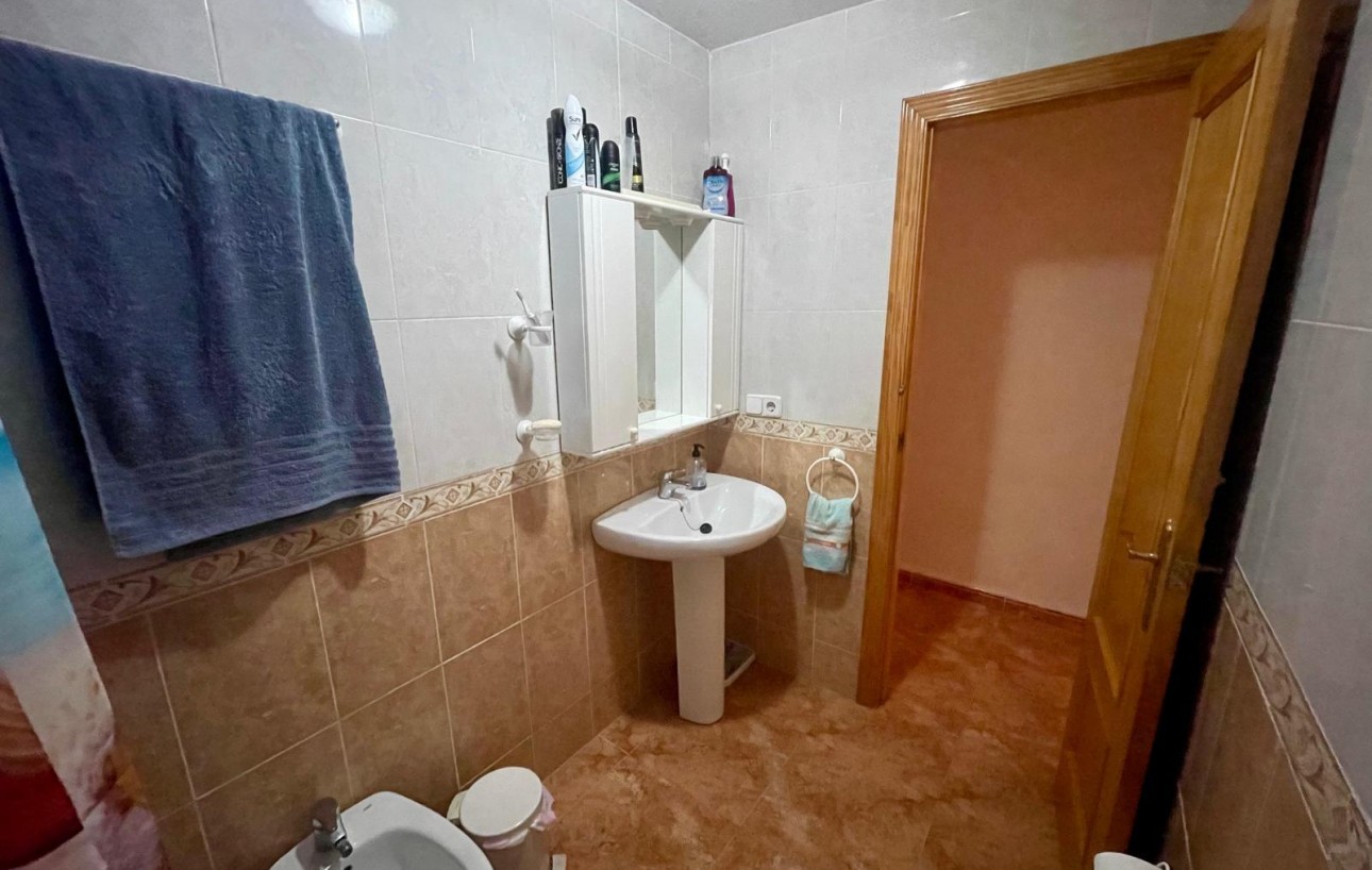 Sale - Apartment - Torrevieja - Centro