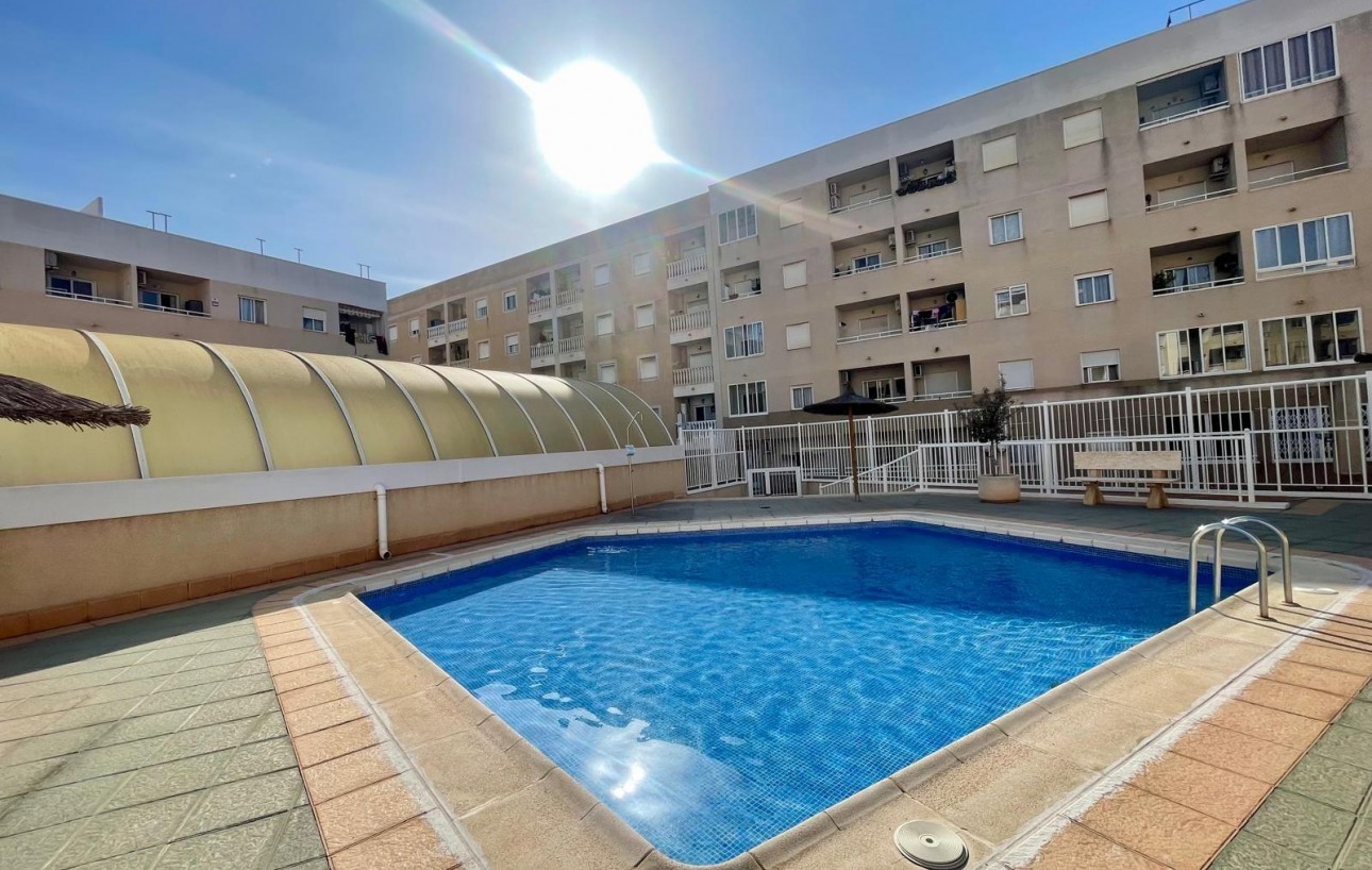 Sale - Apartment - Torrevieja - Centro
