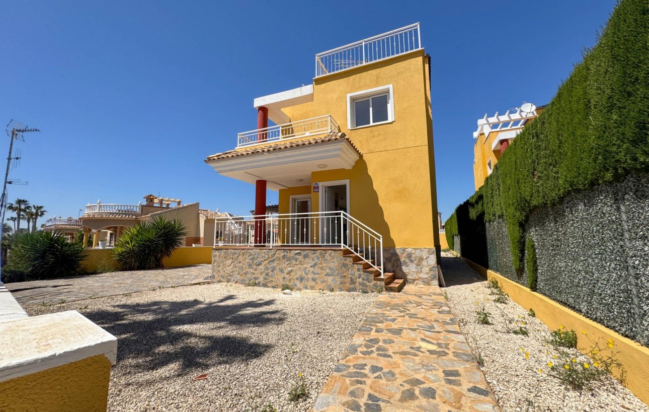 Resale - Villa - Guardamar del Segura - EL RASO