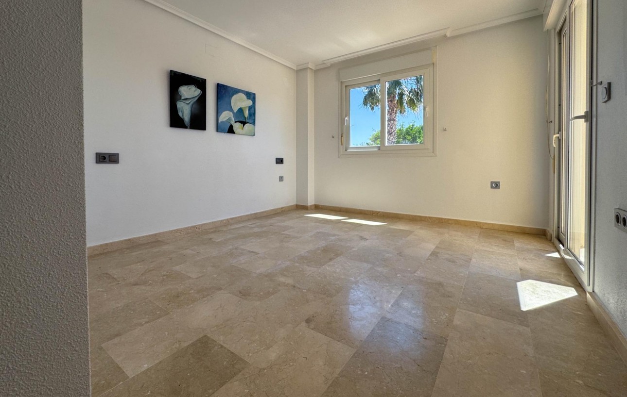 Resale - Villa - Guardamar del Segura - EL RASO