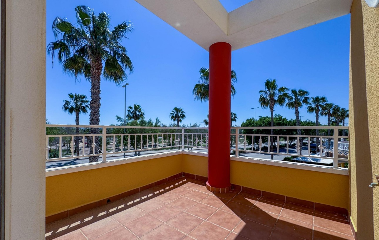 Resale - Villa - Guardamar del Segura - EL RASO