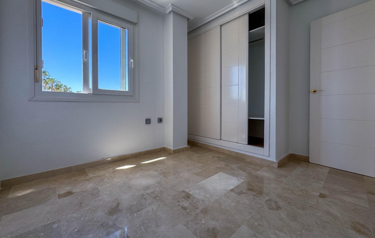 Resale - Villa - Guardamar del Segura - EL RASO
