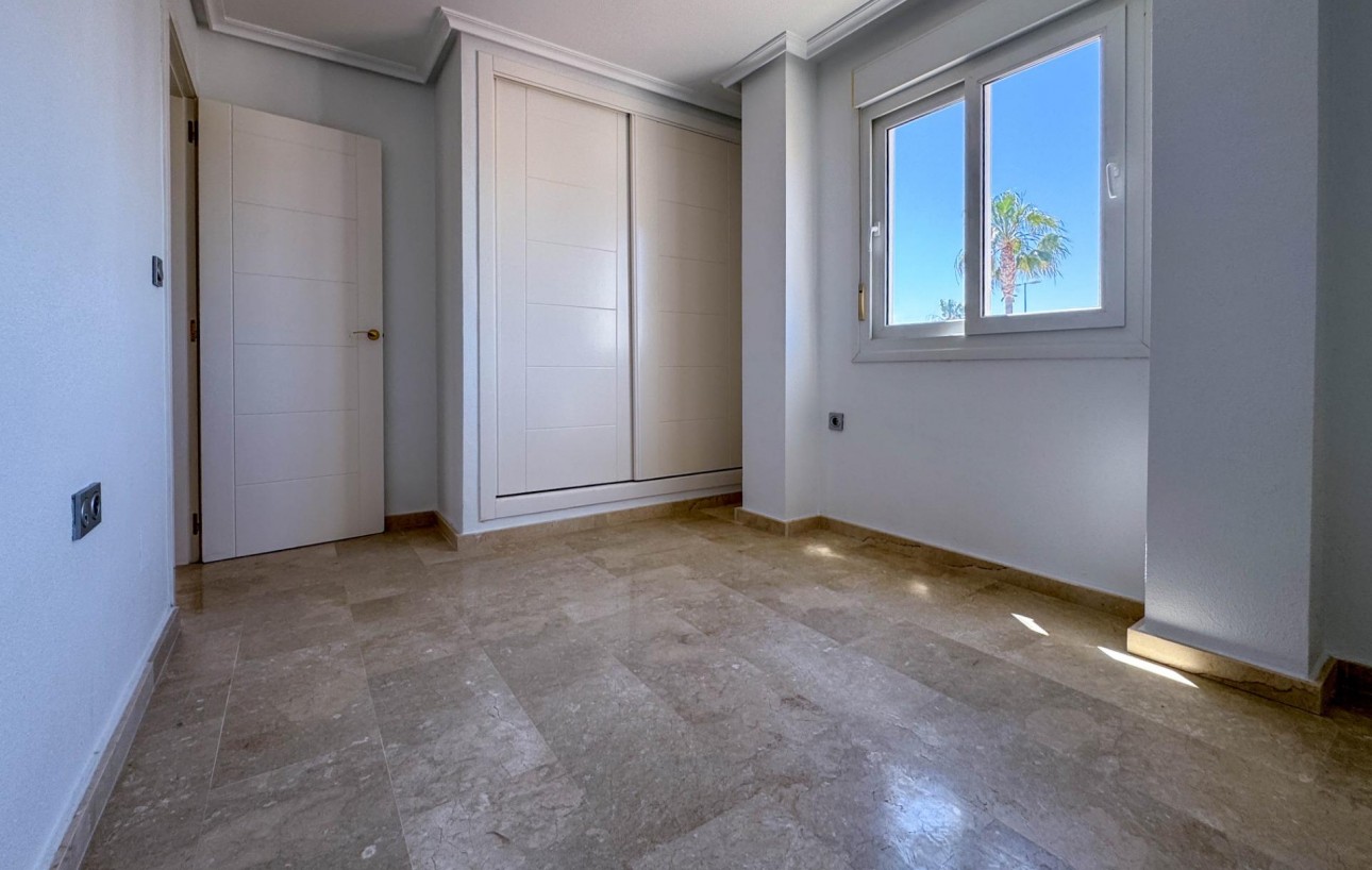 Resale - Villa - Guardamar del Segura - EL RASO