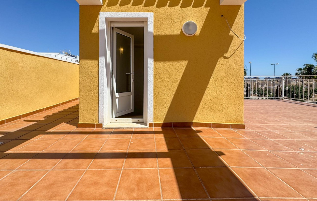 Resale - Villa - Guardamar del Segura - EL RASO