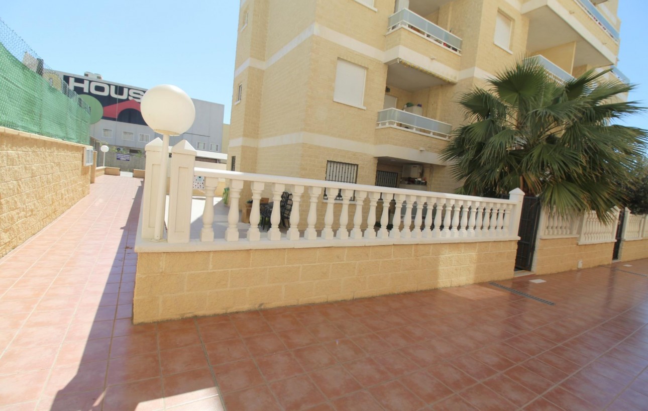 Resale - Planta baja - Torrevieja - Aguas nuevas 1